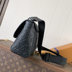 Alternative view of M14874 Black Eclipse Authentic Monogram Eclipse Canvas Variable-code chip 163c This Pulse messenger bag features a refined silhouette crafted from Monogram Eclipse canvas. An external pocket on the flap is accented with a drawstring zipper pull. The magnetic closure allows for easy access to contents. The adjustable leather shoulder strap with side rings offers versatile carrying options—perfect for shoulder or crossbody wear. Dimensions: 26x17x11cm